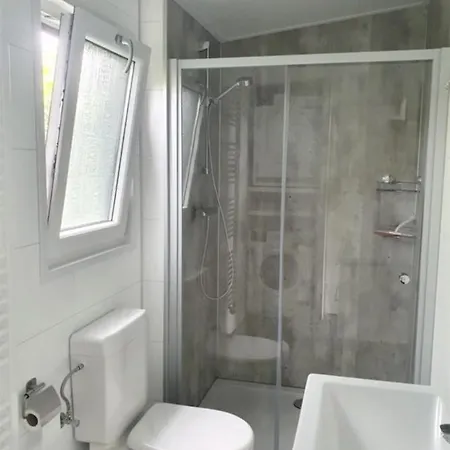 Knus Chalet Heidebloem Putten