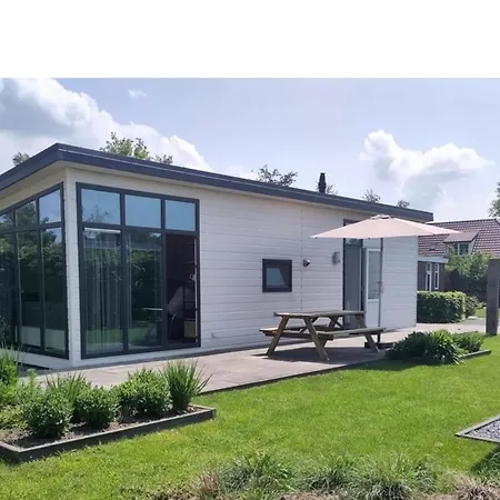 Chalet Knus Chalet Heidebloem *