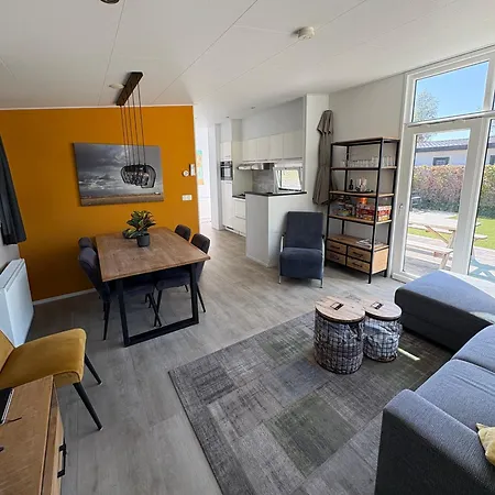 Knus Chalet Heidebloem Recreational Purposes Only
